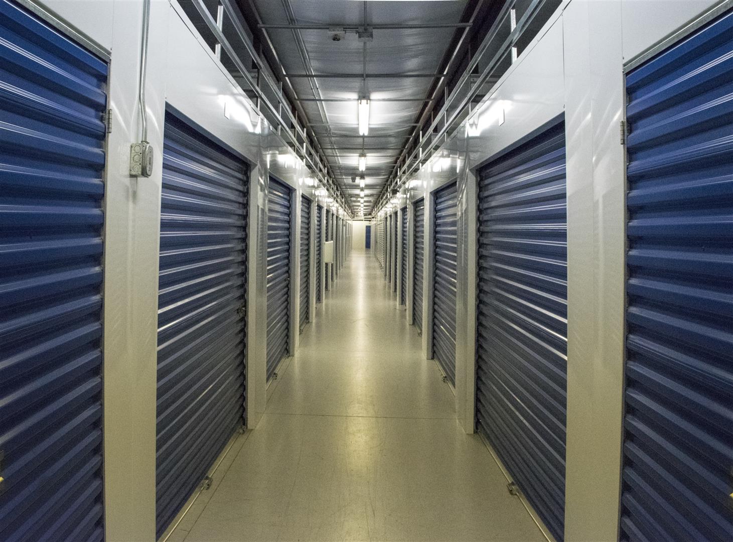 Climate-controlled hallway Climate-controlled storage hallway